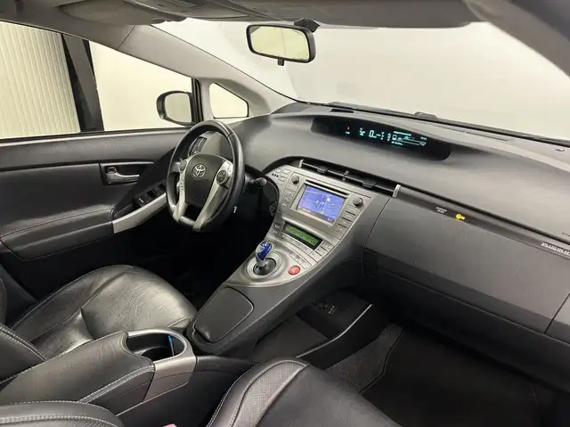 Toyota Prius view 14
