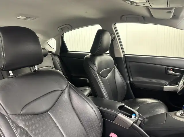Toyota Prius view 15