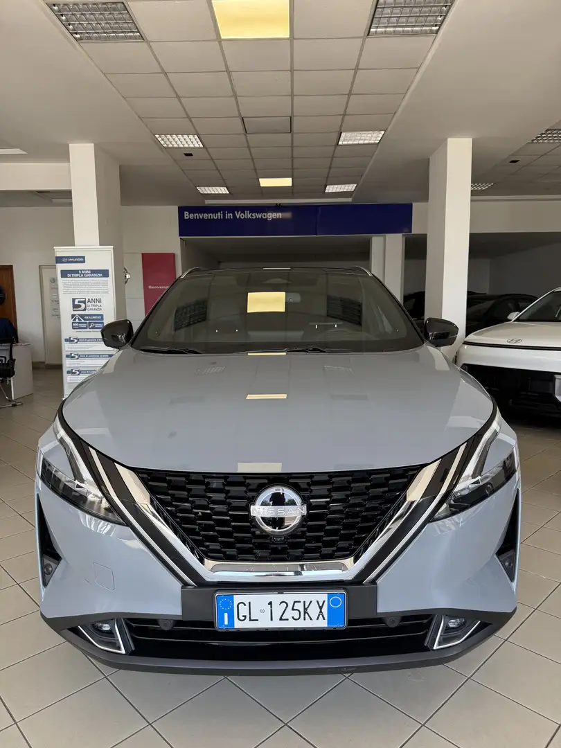Nissan Qashqai Qashqai 1.3 mhev Tekna+ 2wd 158cv xtronic Grijs - 1