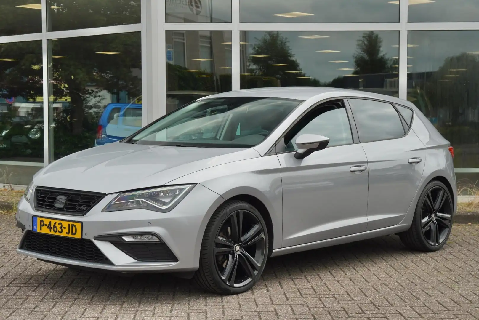 SEAT Leon 1.4 TSI FR CARPLAY MAXTON DESIGN FULL LED AMBIANCE Grau - 1