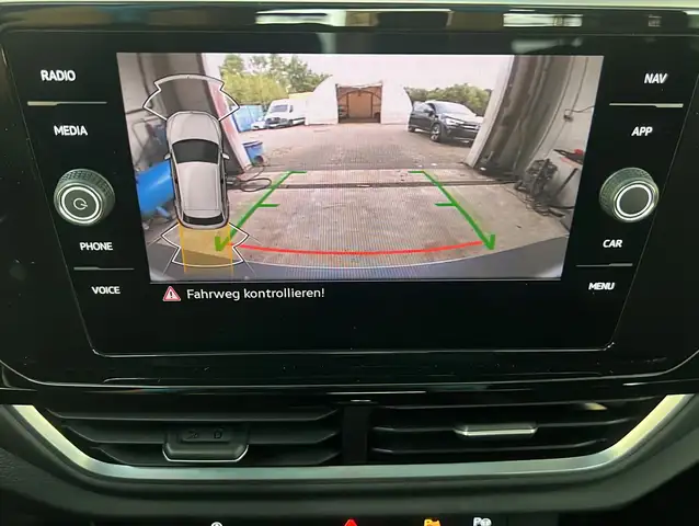 Volkswagen T-Roc view 26