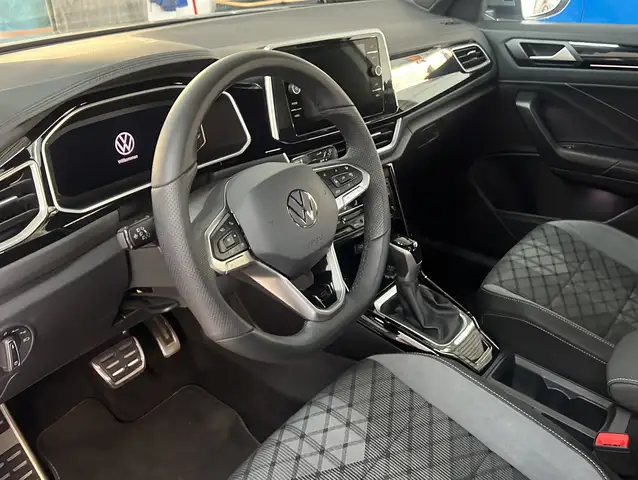 Volkswagen T-Roc view 7