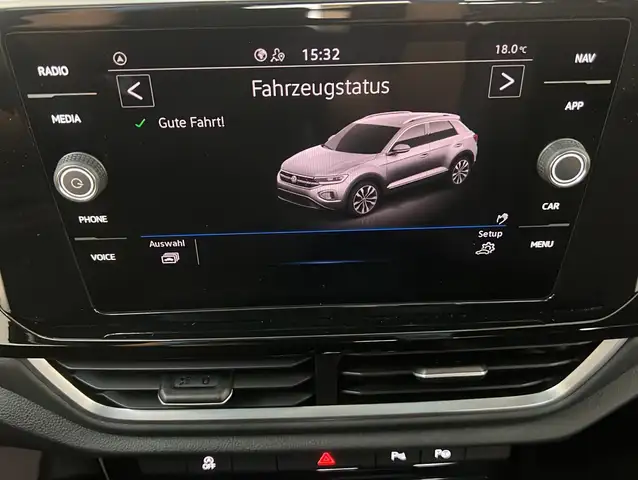 Volkswagen T-Roc view 16