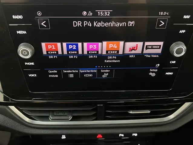 Volkswagen T-Roc view 19