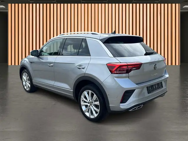 Volkswagen T-Roc view 4