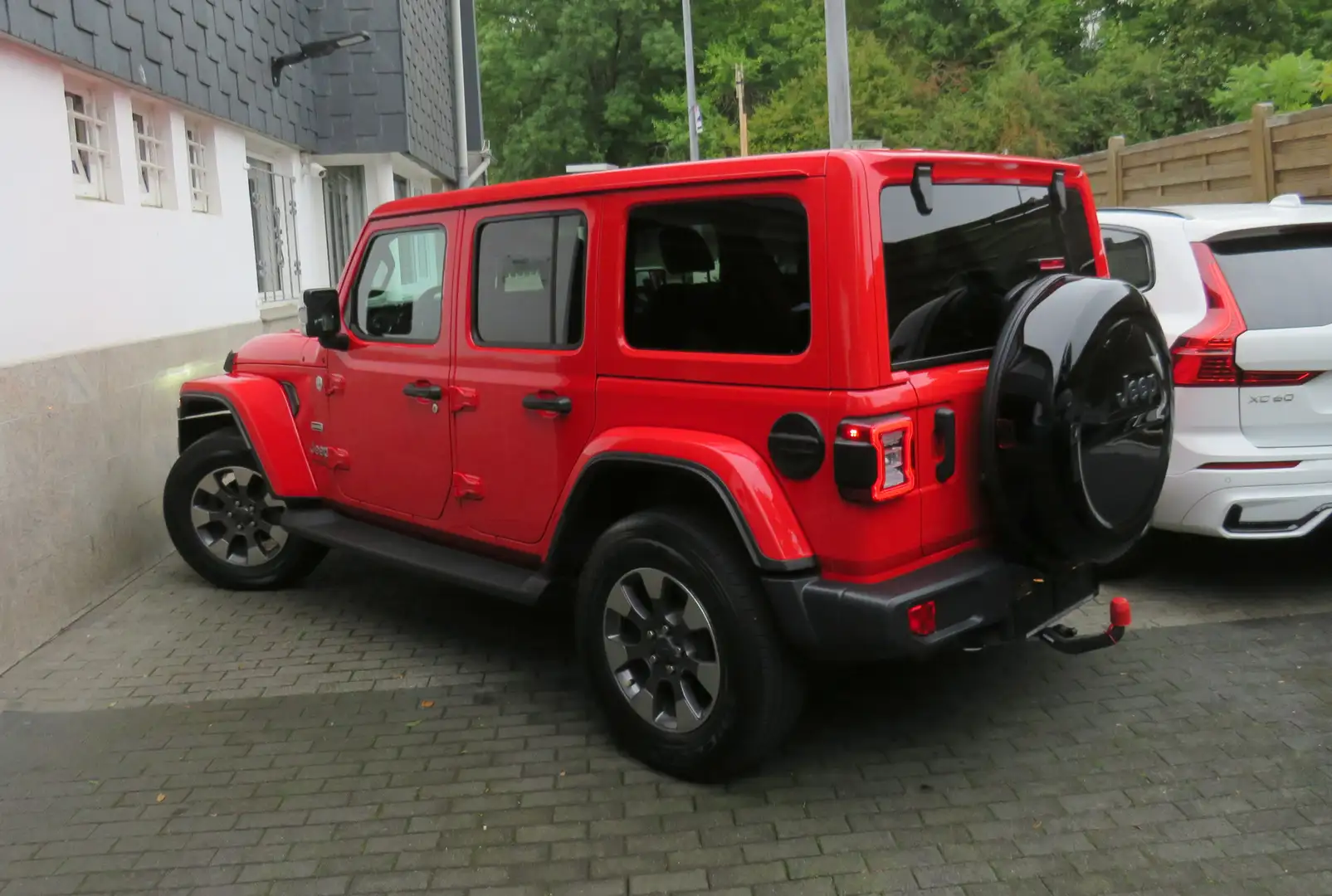 Jeep Wrangler Unlimited Overland Sahara // Dual-Top Rot - 2