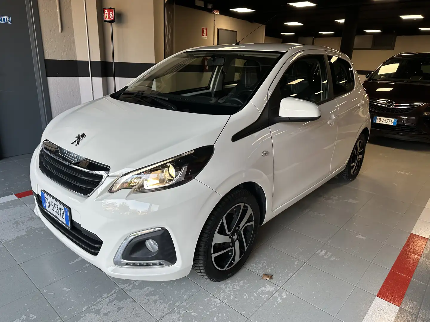 Peugeot 108 5p 1.0 vti Active Top! E6 Blanc - 1