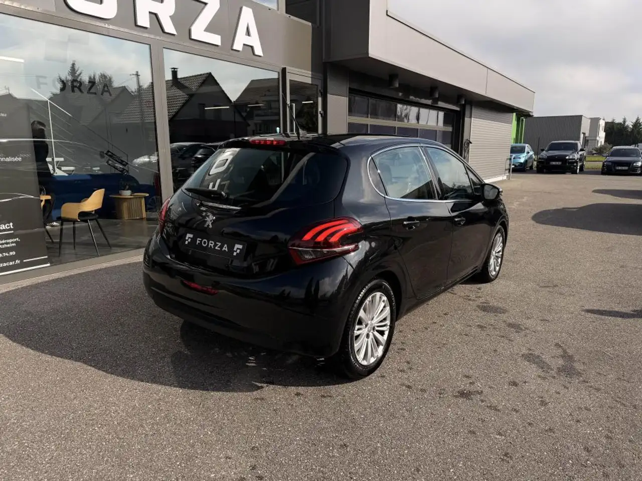 Peugeot 208 208 — photo 5