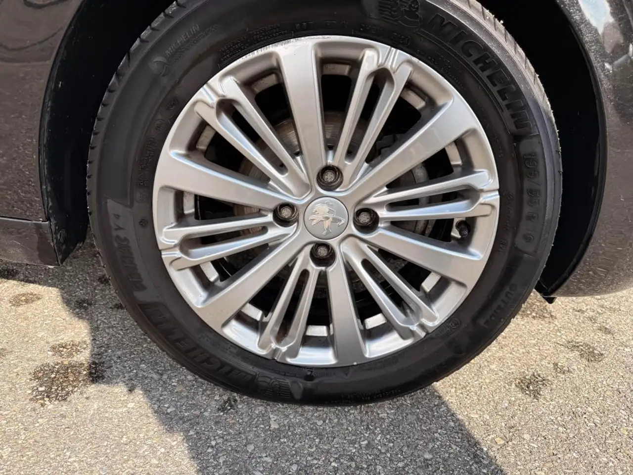 Peugeot 208 208 — photo 20