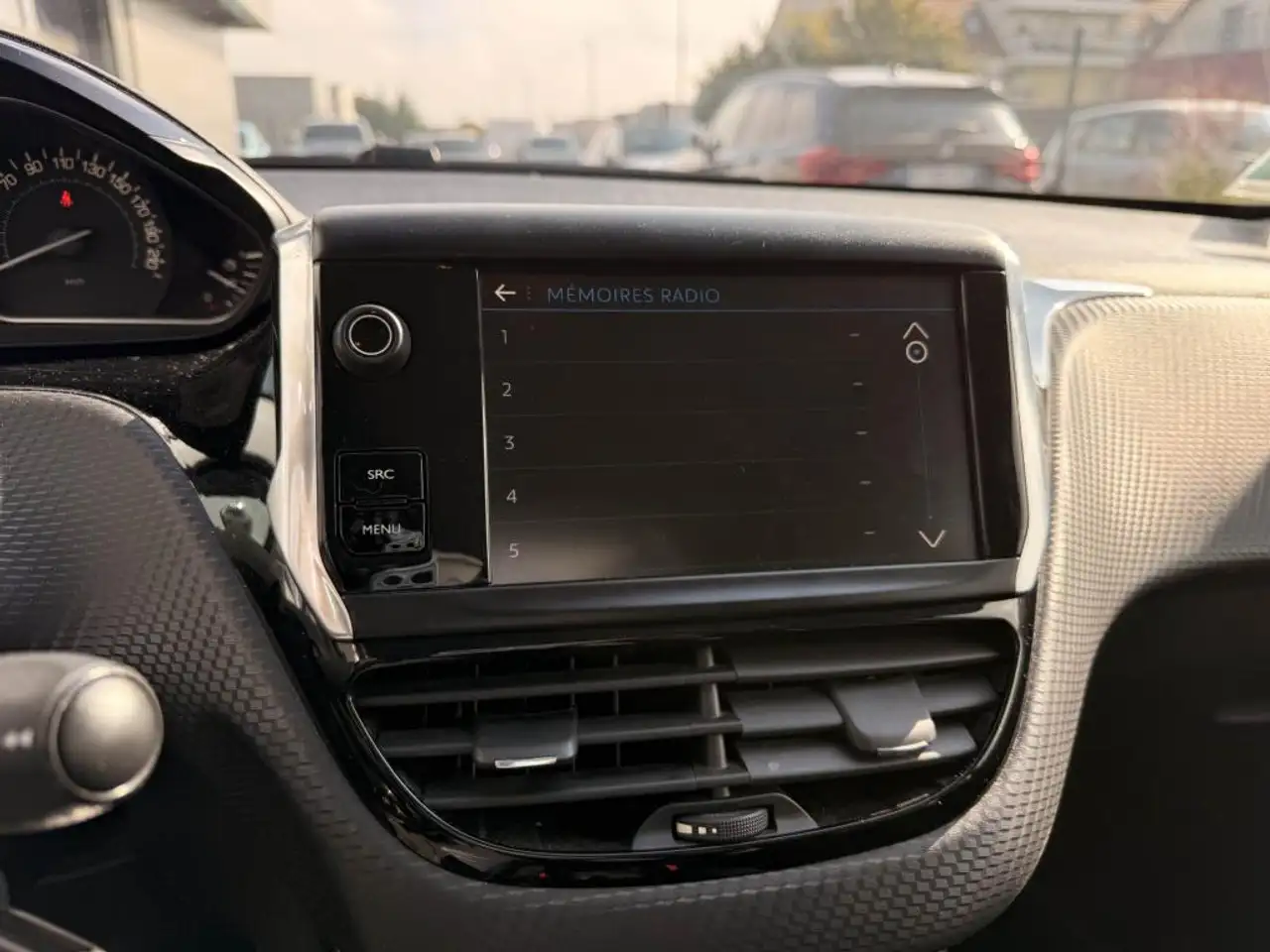 Peugeot 208 208 — photo 14