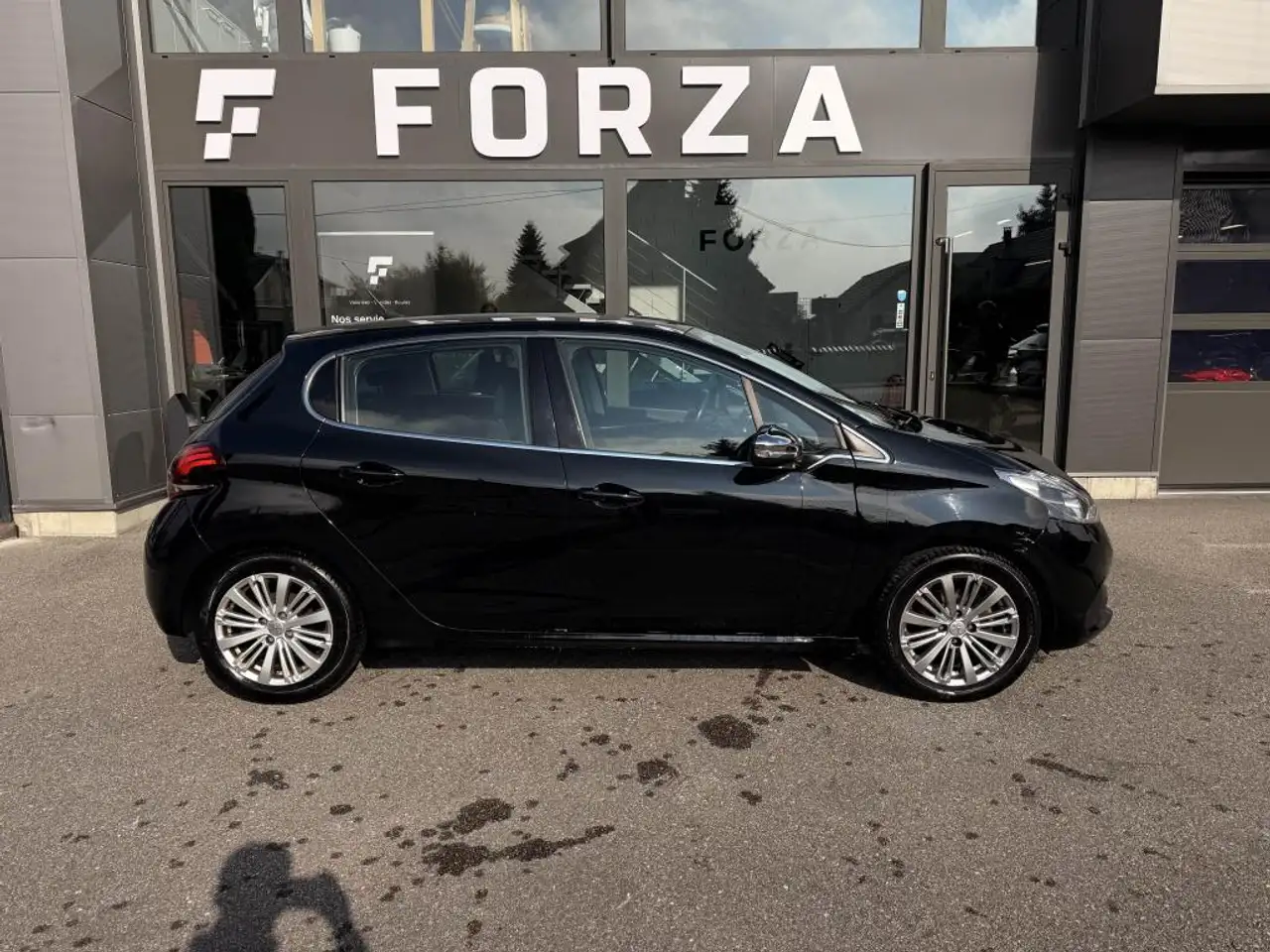 Peugeot 208 208 — photo 4