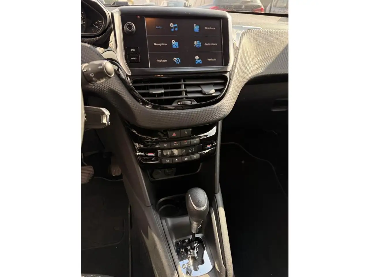 Peugeot 208 208 — photo 12