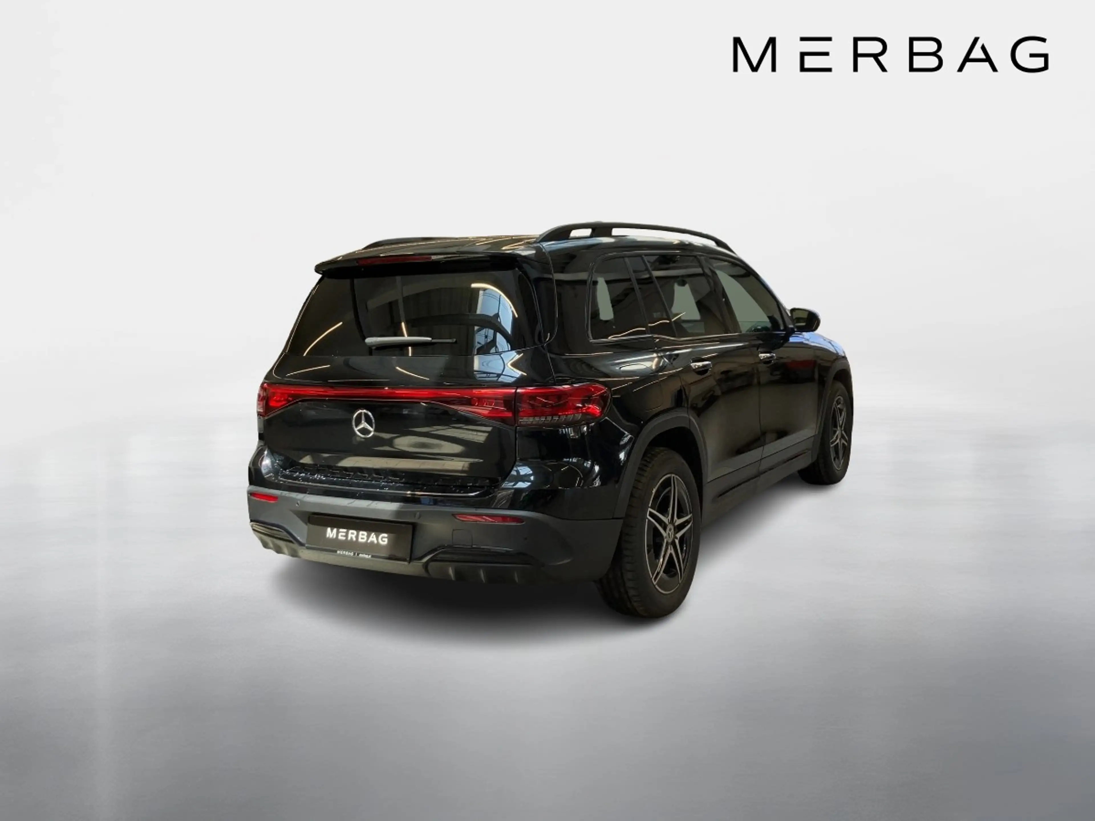 Mercedes-Benz EQB 300 4MATIC — photo 3