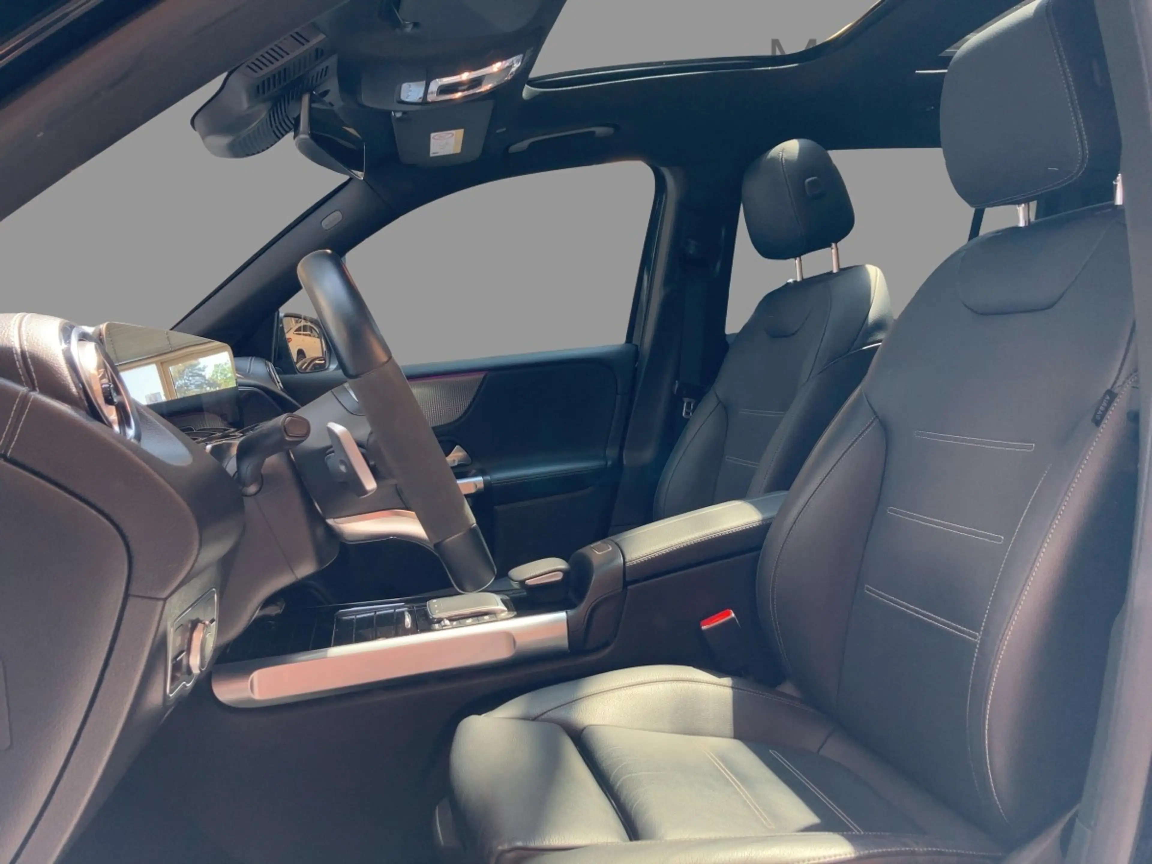 Mercedes-Benz EQB 300 4MATIC — photo 6