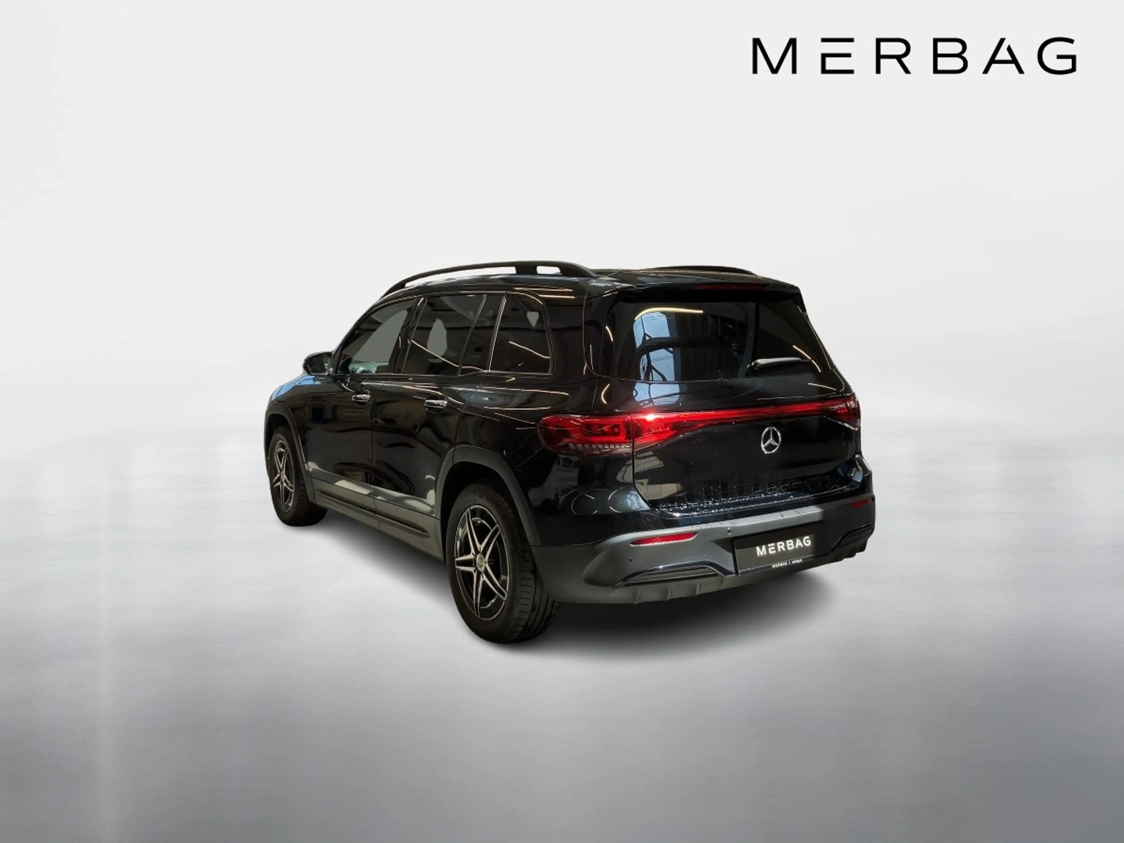 Mercedes-Benz EQB 300 4MATIC — photo 2