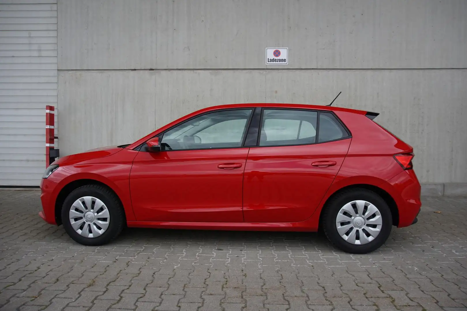 Skoda Fabia 1.0TSI Selection Navi/MirrorLi PDC SHZ Червоний - 2