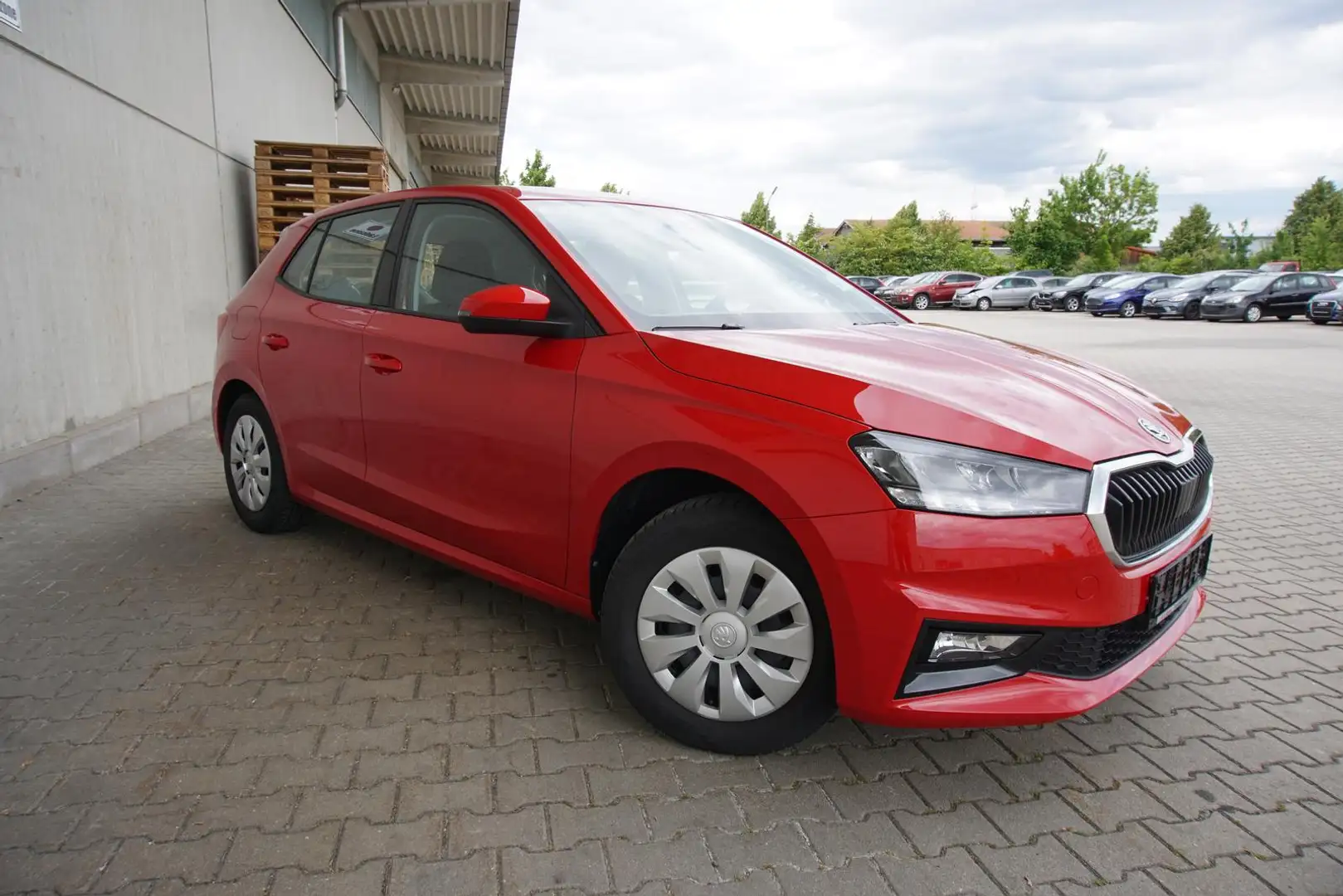 Skoda Fabia 1.0TSI Selection Navi/MirrorLi PDC SHZ Червоний - 1