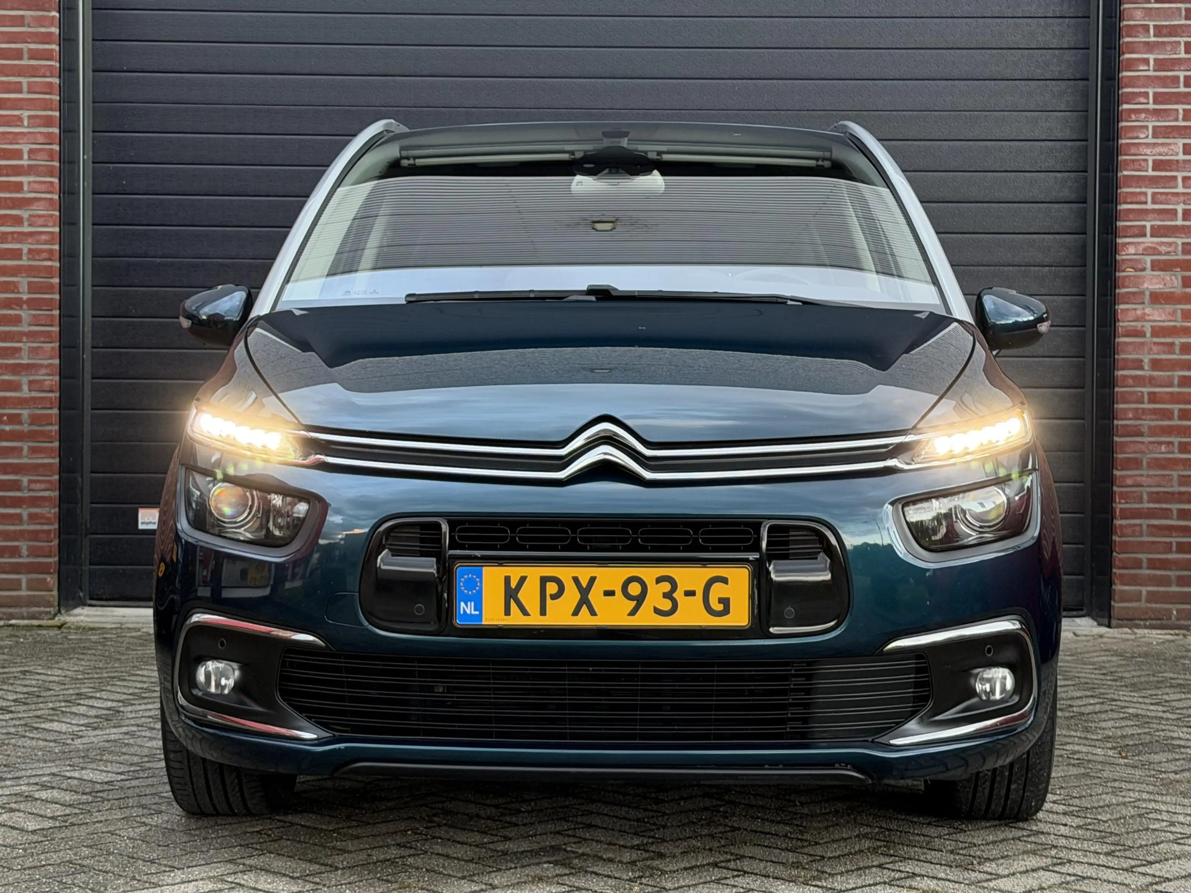 Citroen Grand C4 SpaceTourer 1.2 PureTech Feel 7P, Riem vervangen, Stoelmassage — photo 6
