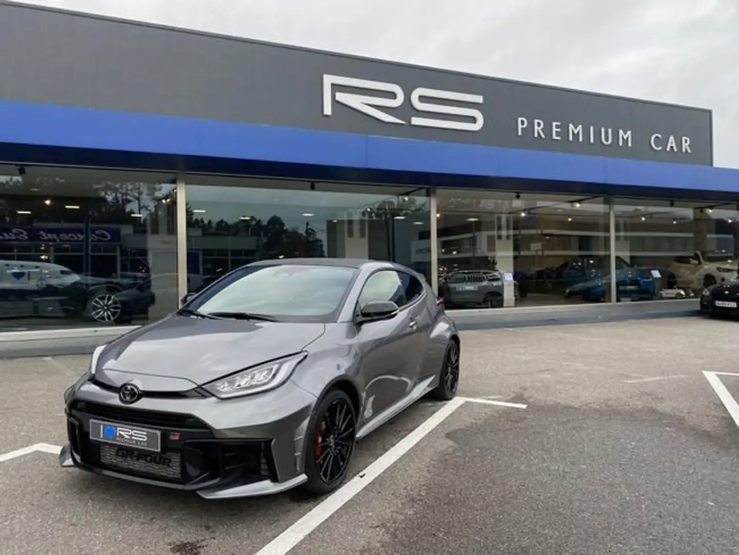 Toyota Yaris GR RZ + Touring Pack Aut. Grau - 1