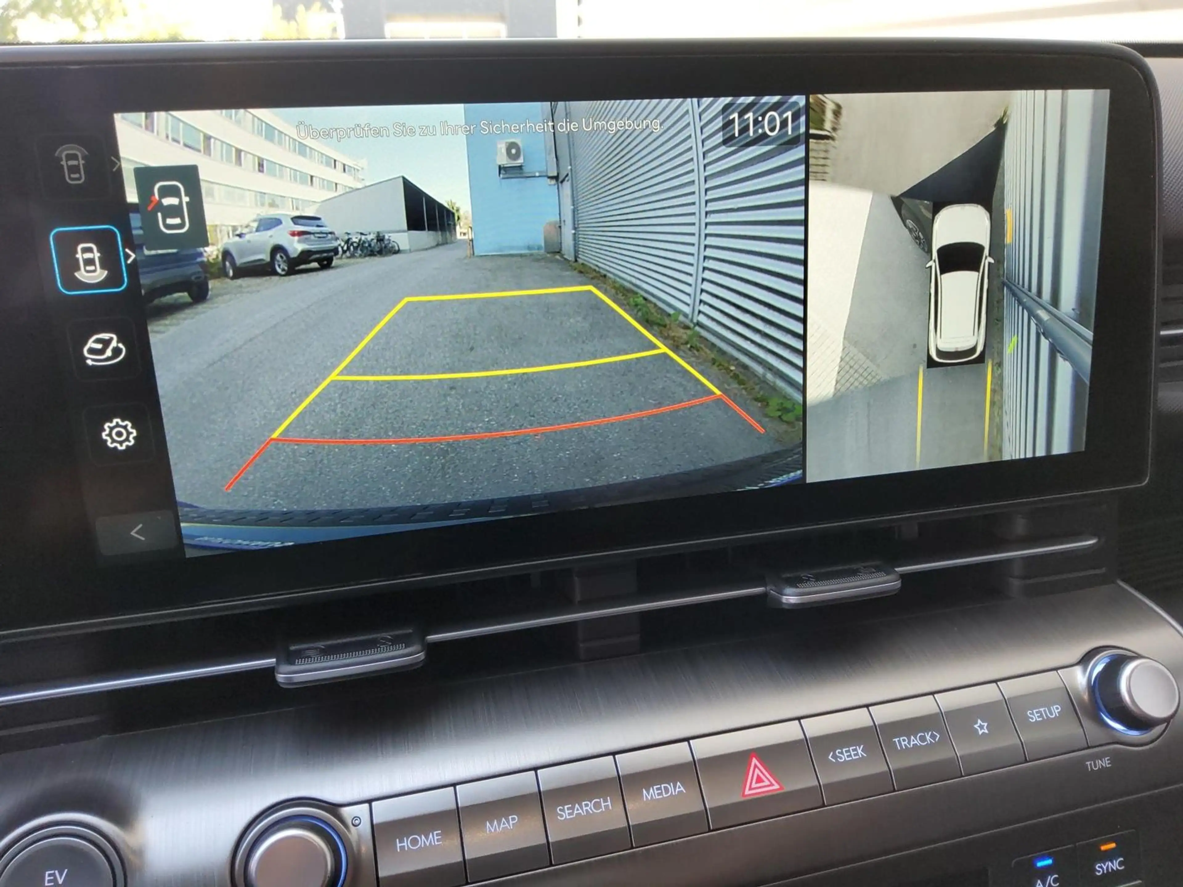 Hyundai KONA 65,4 kWh PRIME SCHIEBEDACH/HuD/EHK/ASSISTENZ/BOSE — photo 11