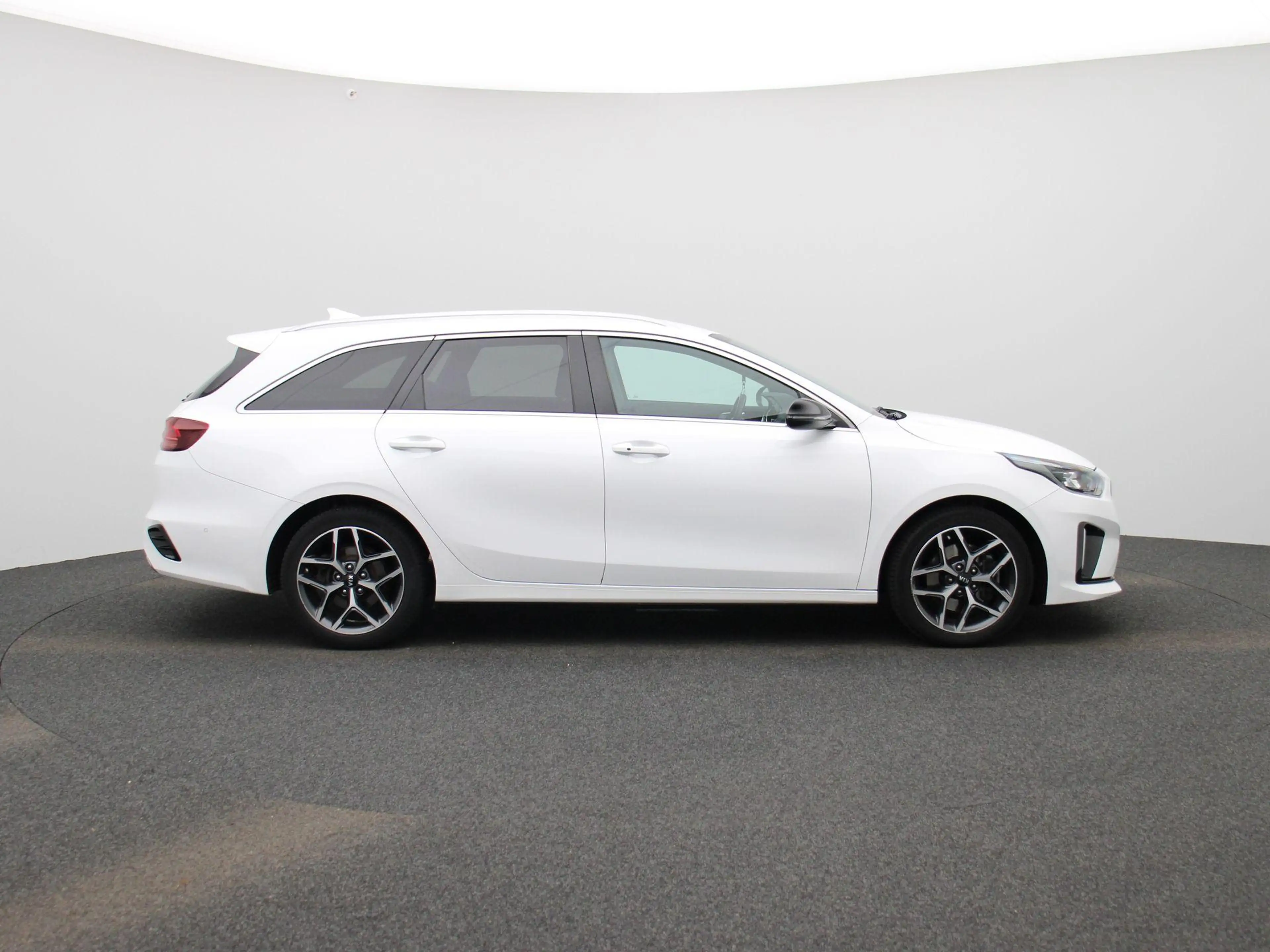 Kia Ceed SW / cee'd SW Sportswagon 1.0 T-GDi GT-Line Business Edition | A — photo 6