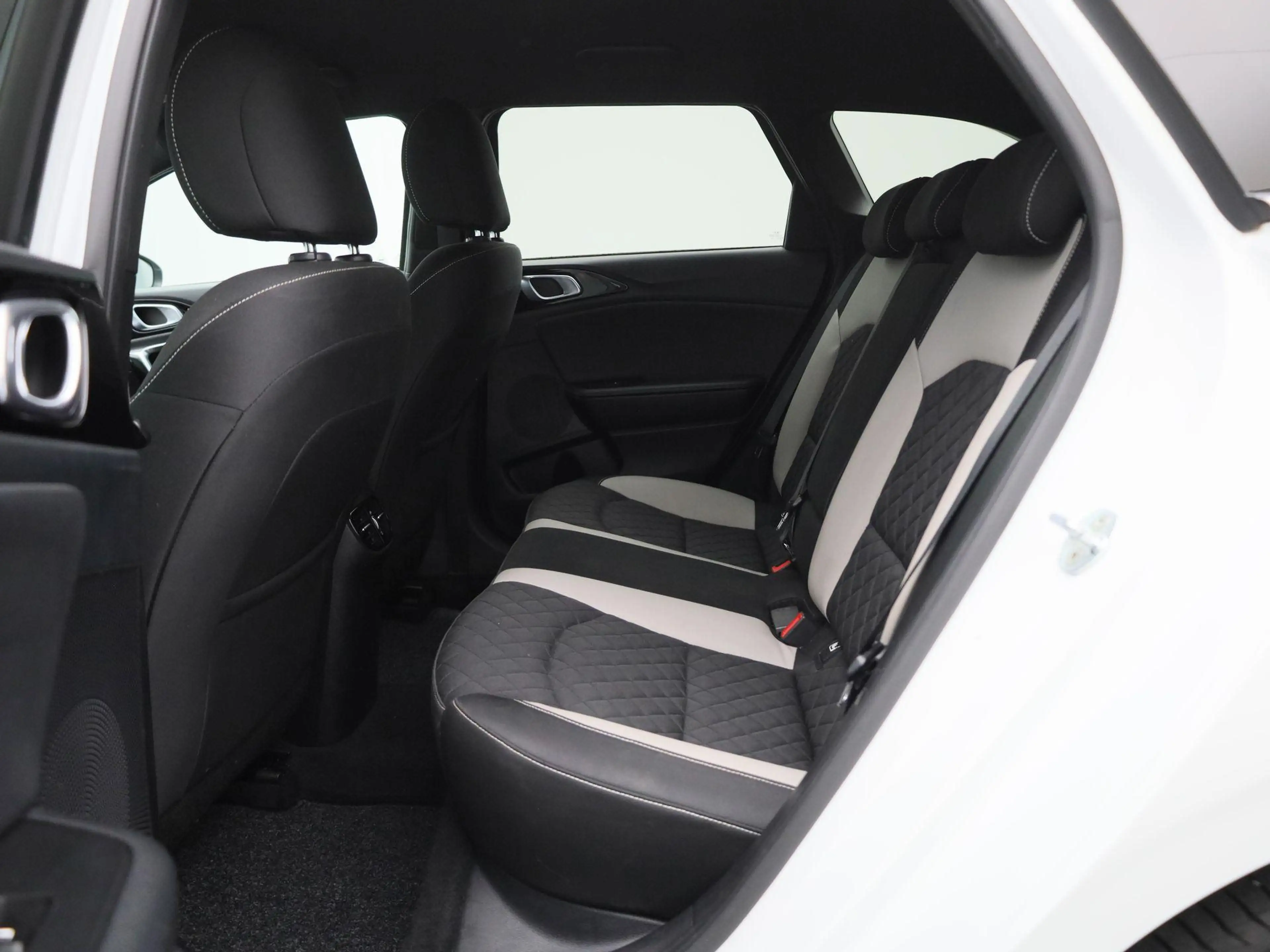 Kia Ceed SW / cee'd SW Sportswagon 1.0 T-GDi GT-Line Business Edition | A — photo 12