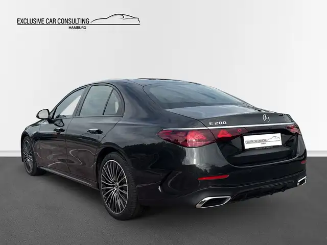 Mercedes-Benz E-Class view 4