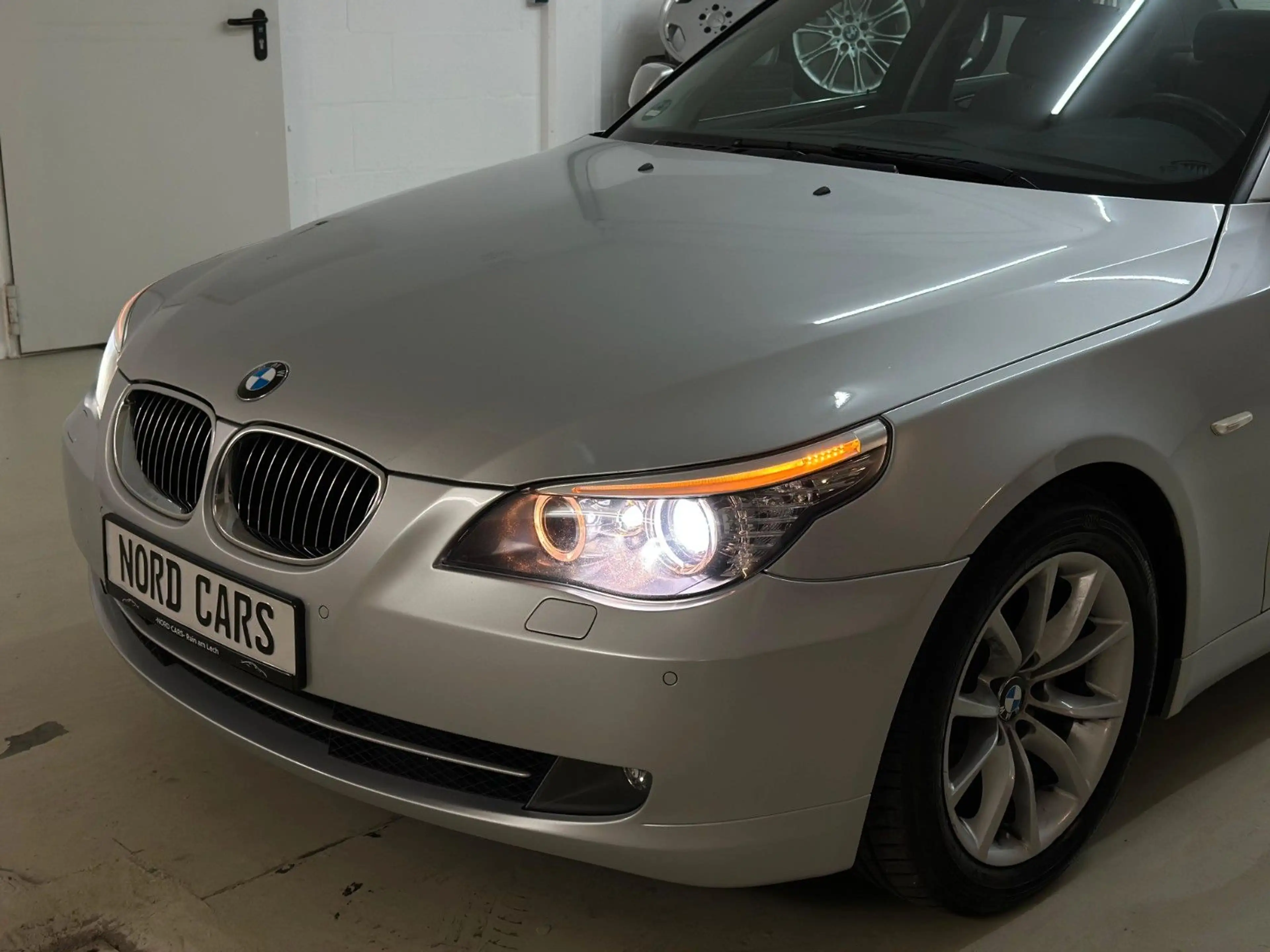BMW 550 i  V8 *1.HAND *XENON *SHZ *PDC *TEMPO *MEMORY — photo 3