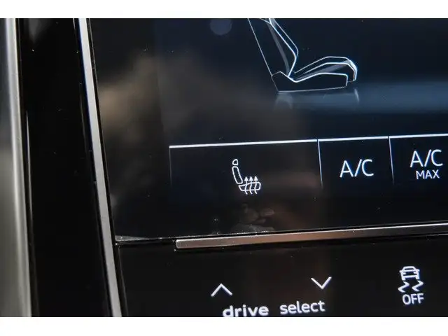 Audi Q7 view 17