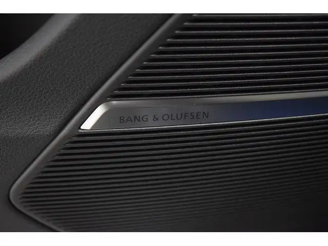 Audi Q7 view 18