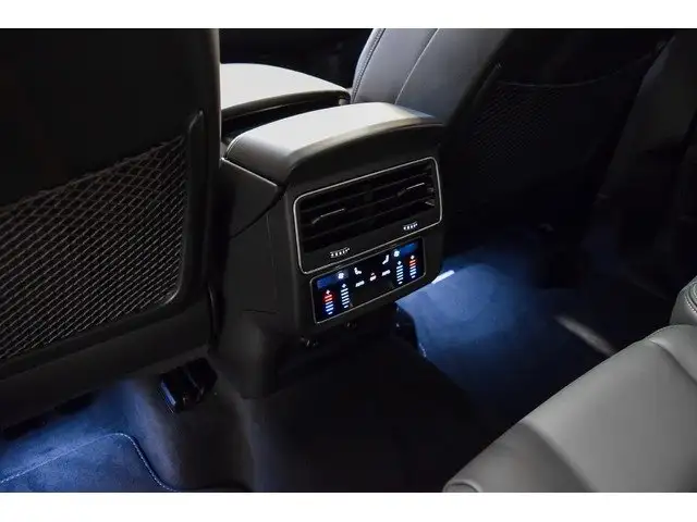 Audi Q7 view 25