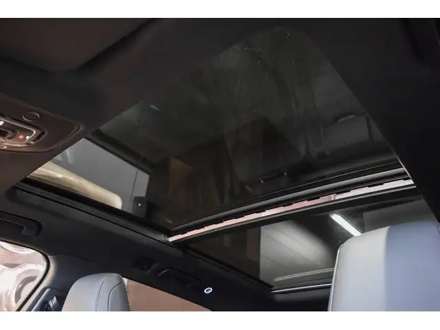 Audi Q7 view 28