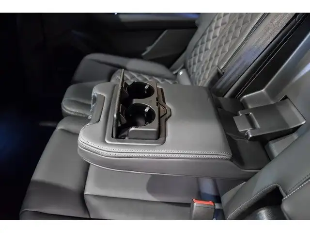 Audi Q7 view 26