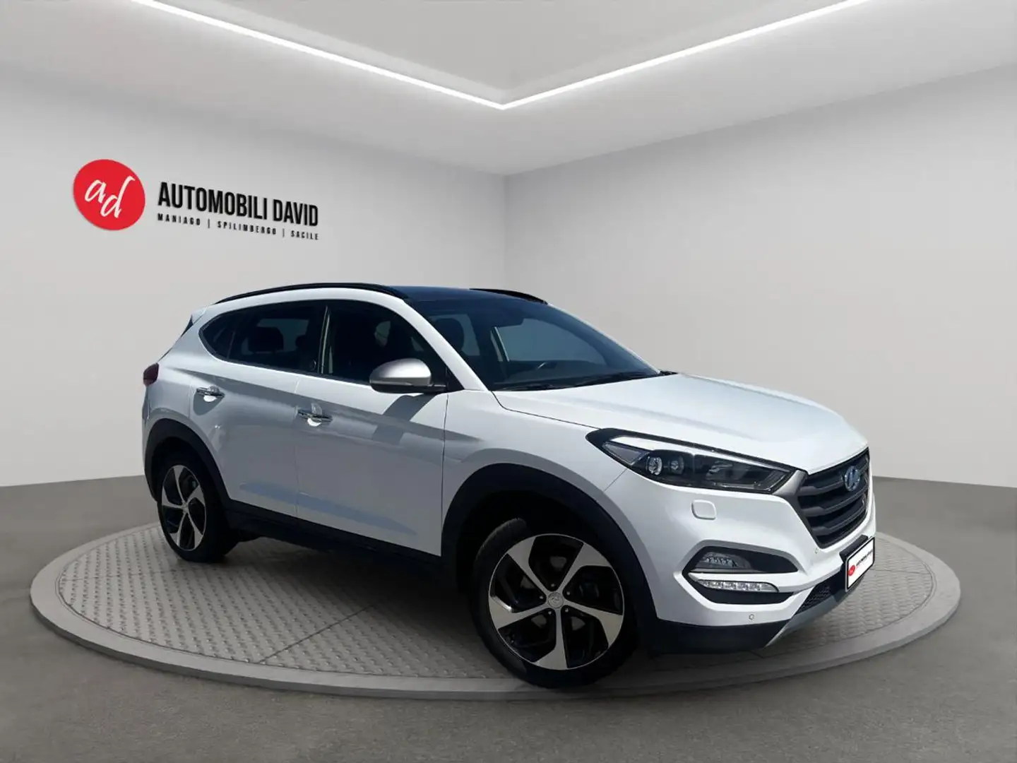 Hyundai TUCSON 1.7 CRDi DCT Sound Edition Bianco - 2