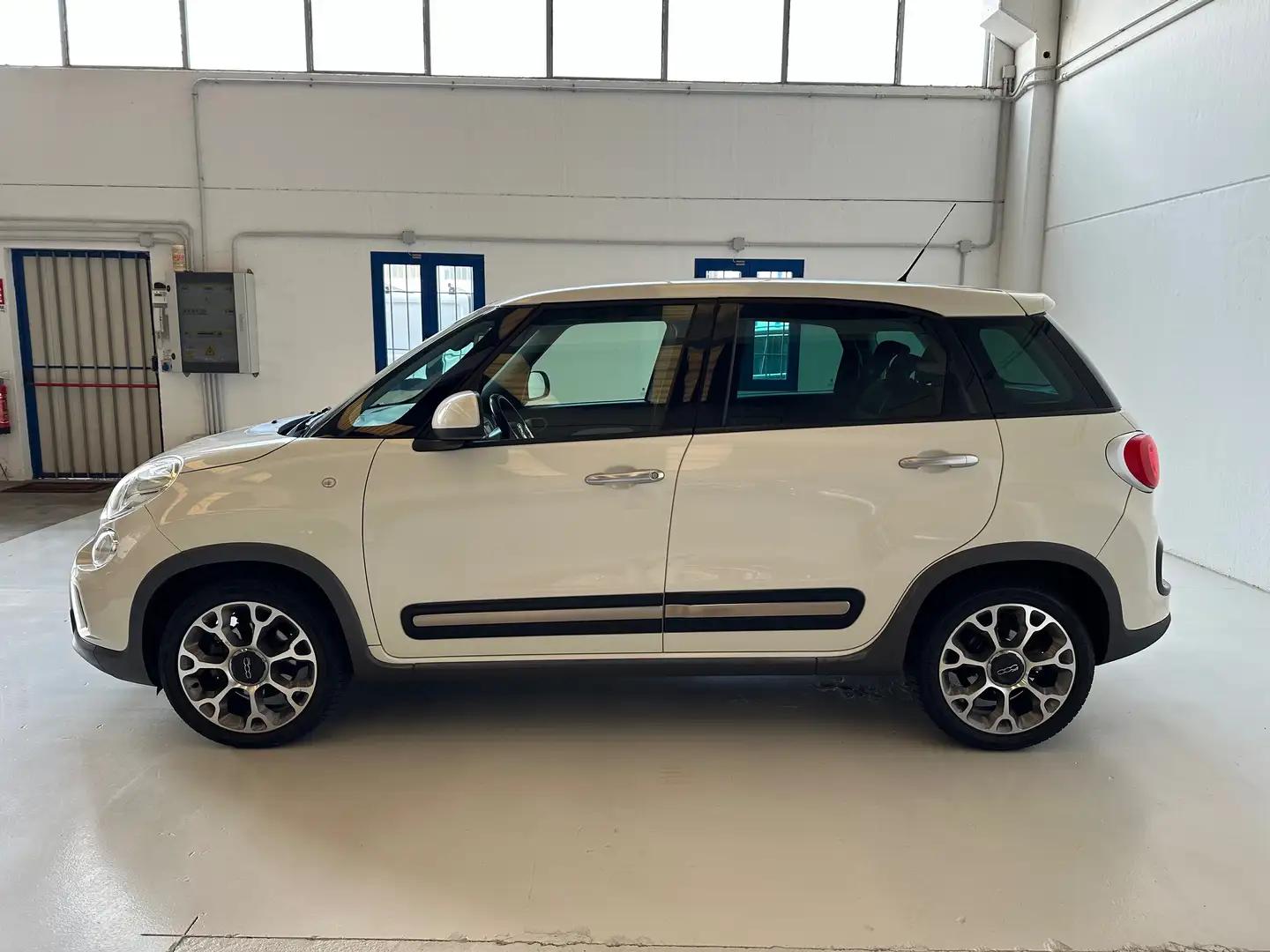 Fiat 500L 500L 1.3 mjt Trekking 85cv - " CATENA NUOVA " Bianco - 2