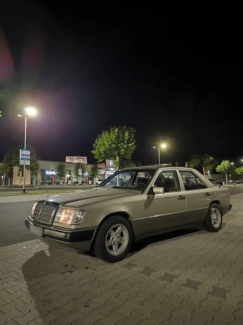 Mercedes-Benz E 230 - 2