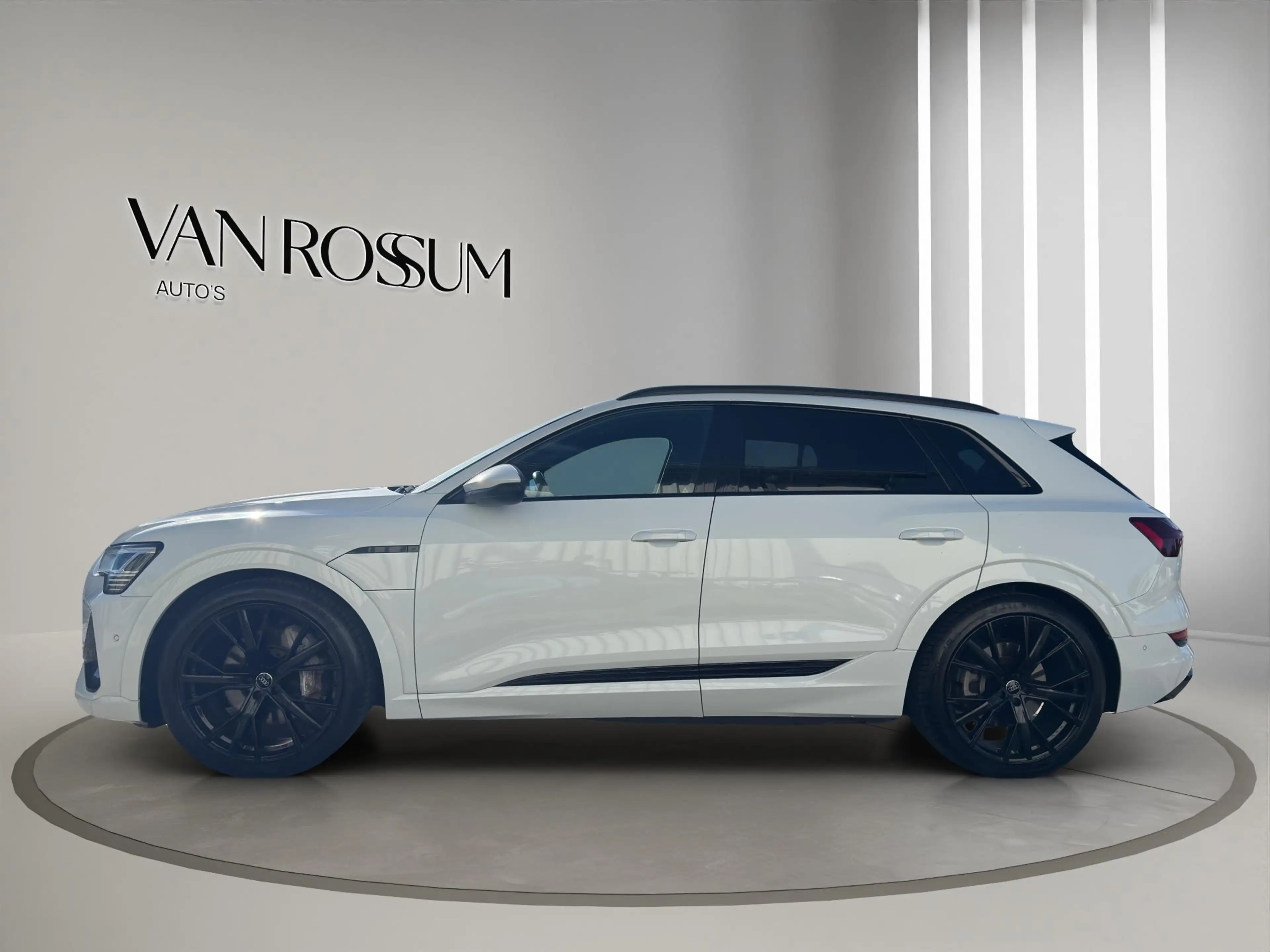 Audi e-tron e-tron 50 quattro Launch edition Black | Pano | S- — photo 6