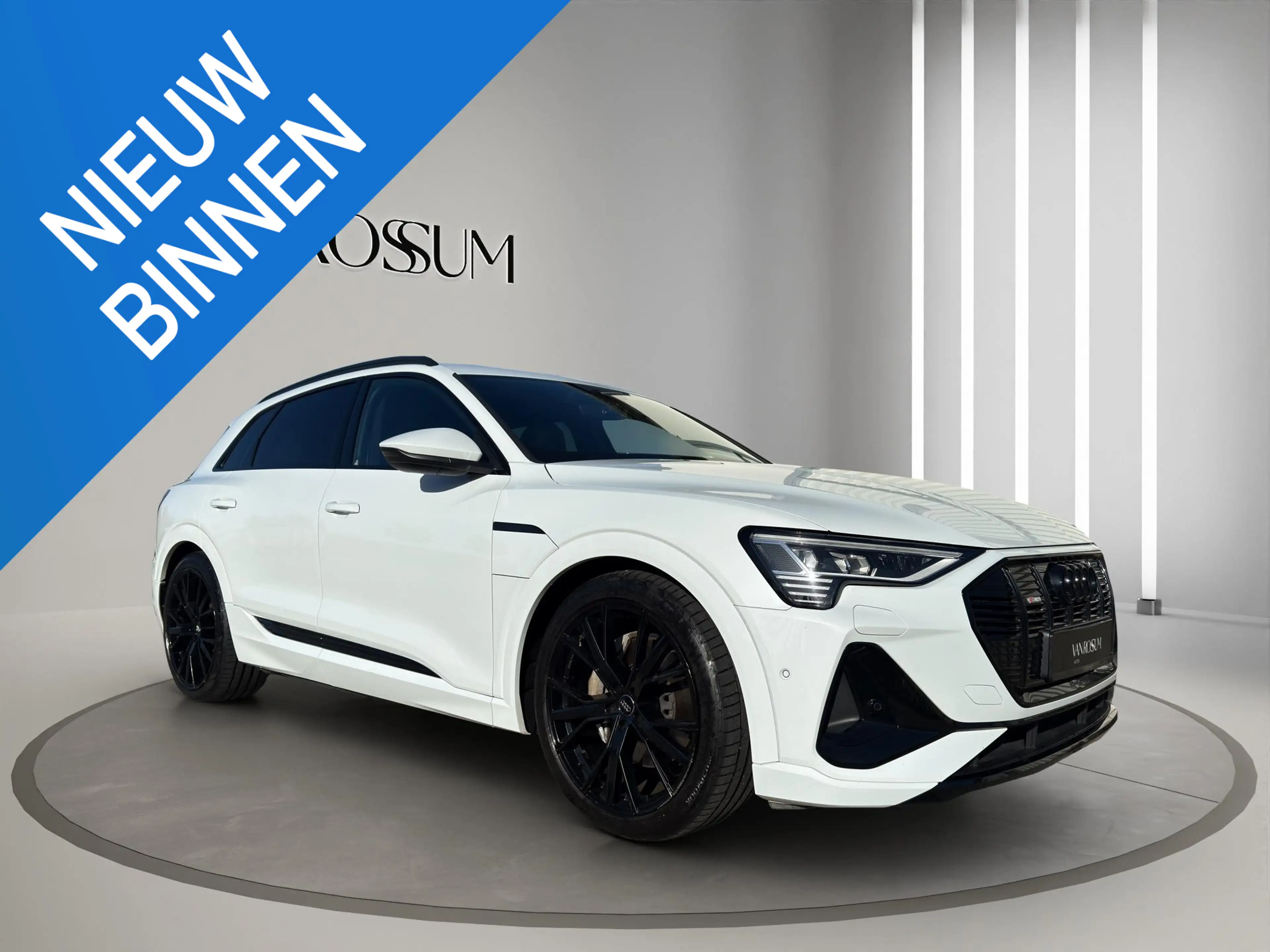 Audi e-tron e-tron 50 quattro Launch edition Black | Pano | S-