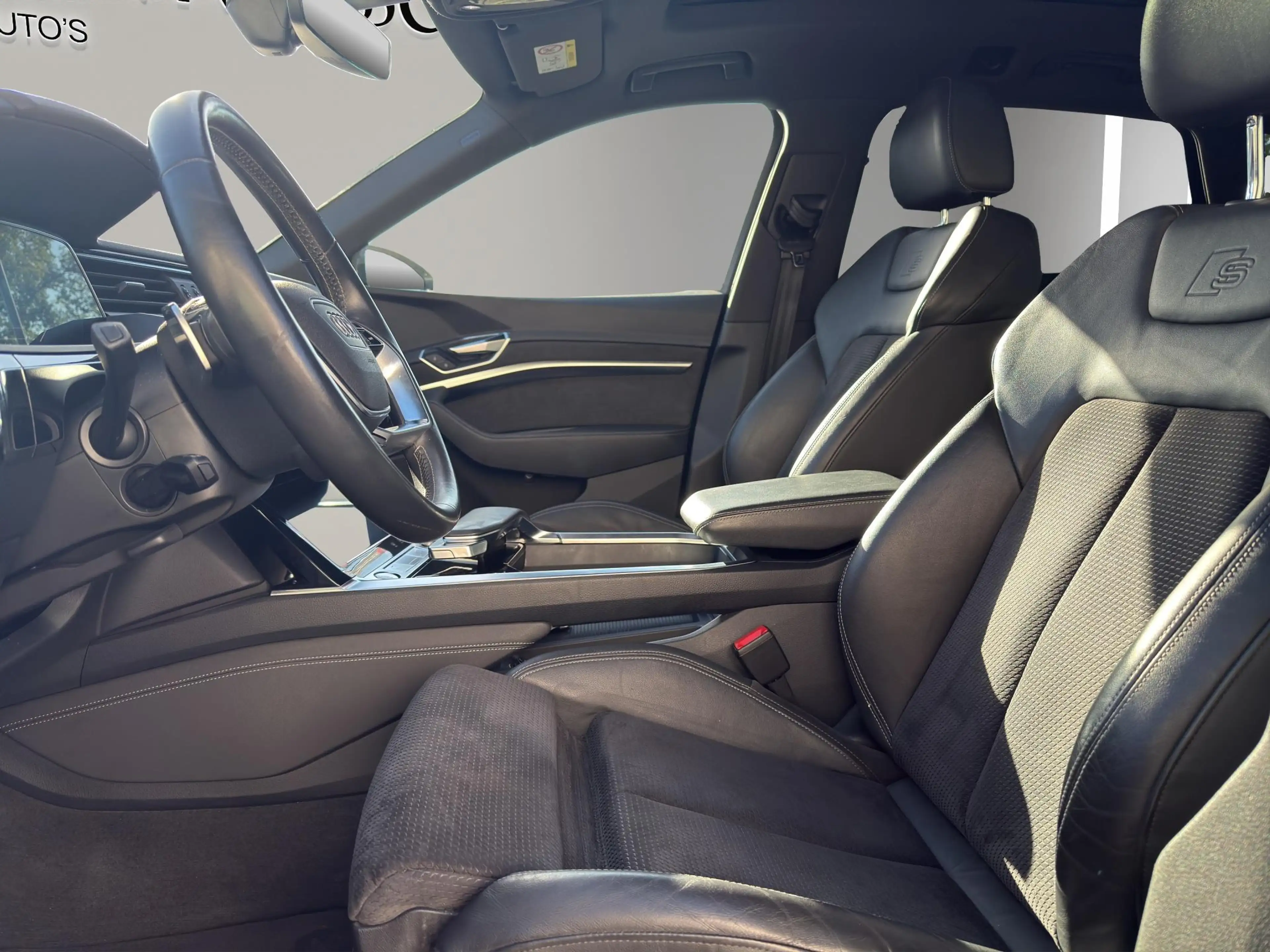 Audi e-tron e-tron 50 quattro Launch edition Black | Pano | S- — photo 12