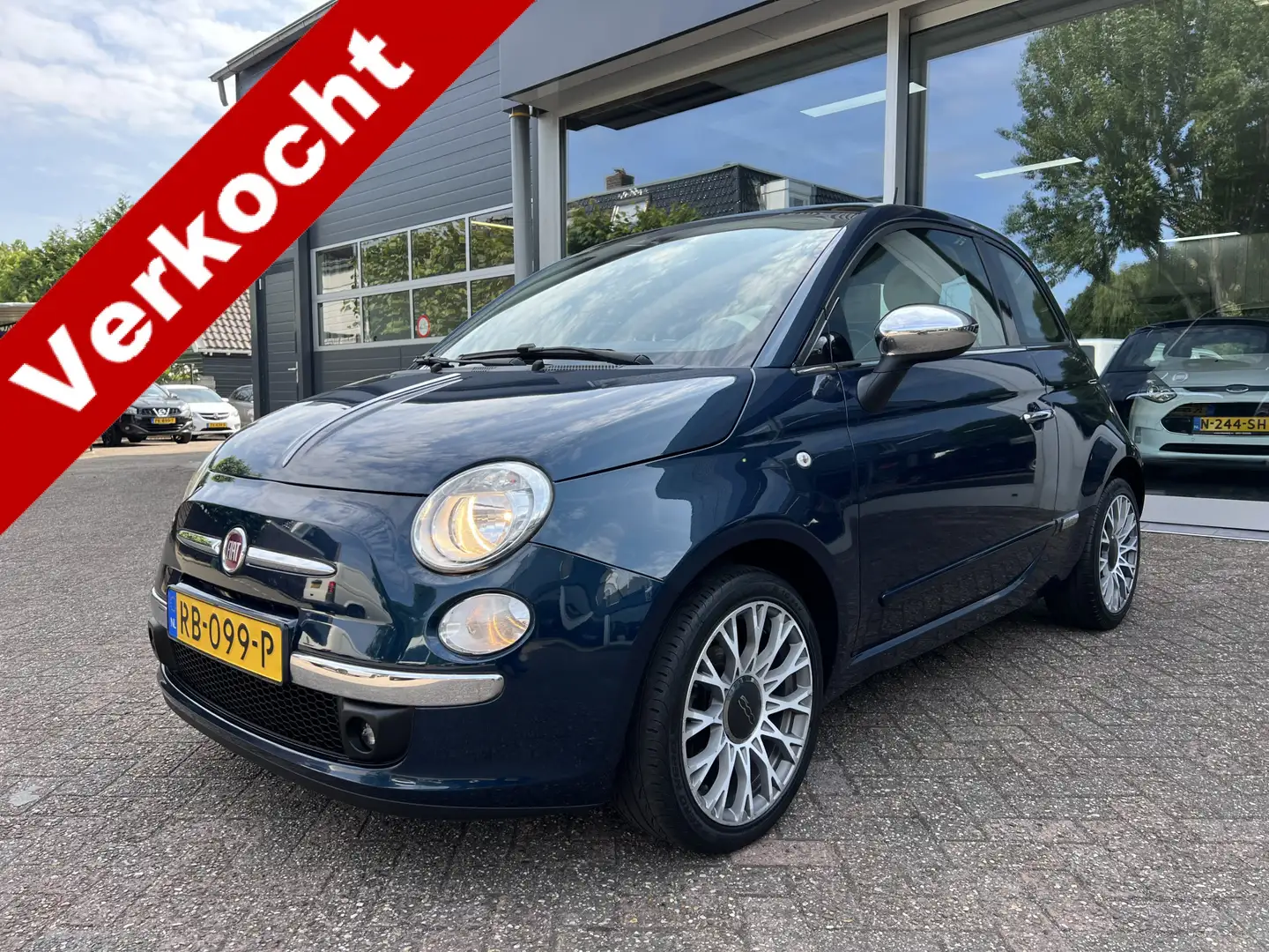 Fiat 500 1.2 Lounge Panoramadak, LM Velgen, Airco. Bleu - 1