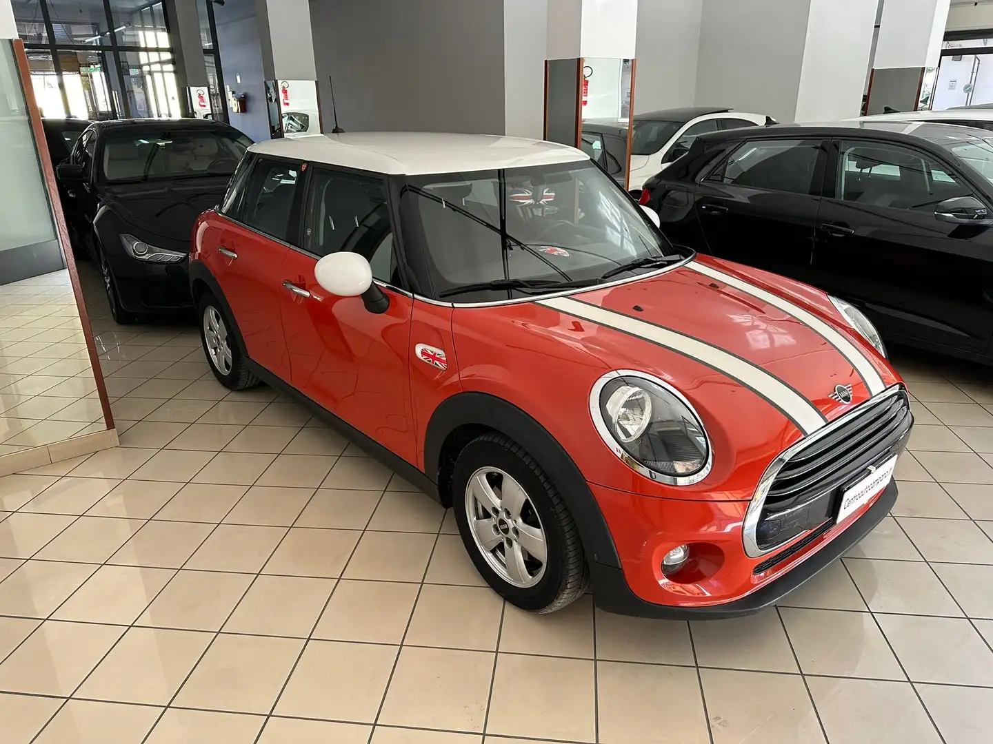 MINI Cooper D 1.5 Rosso - 2