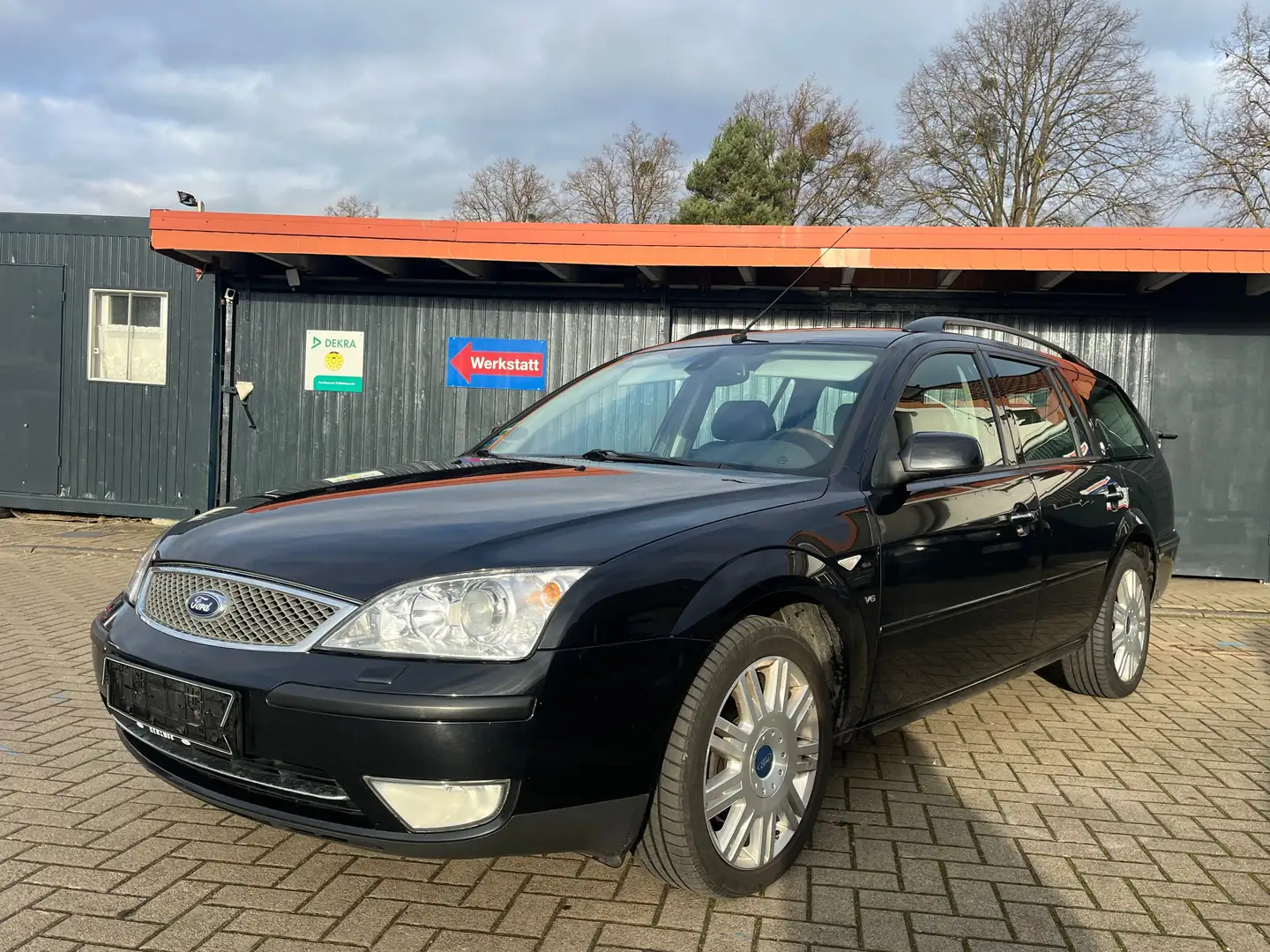 Ford Mondeo Turnier 3.0i V6 Ghia X, 1. Hand, TÜV neu Schwarz - 1