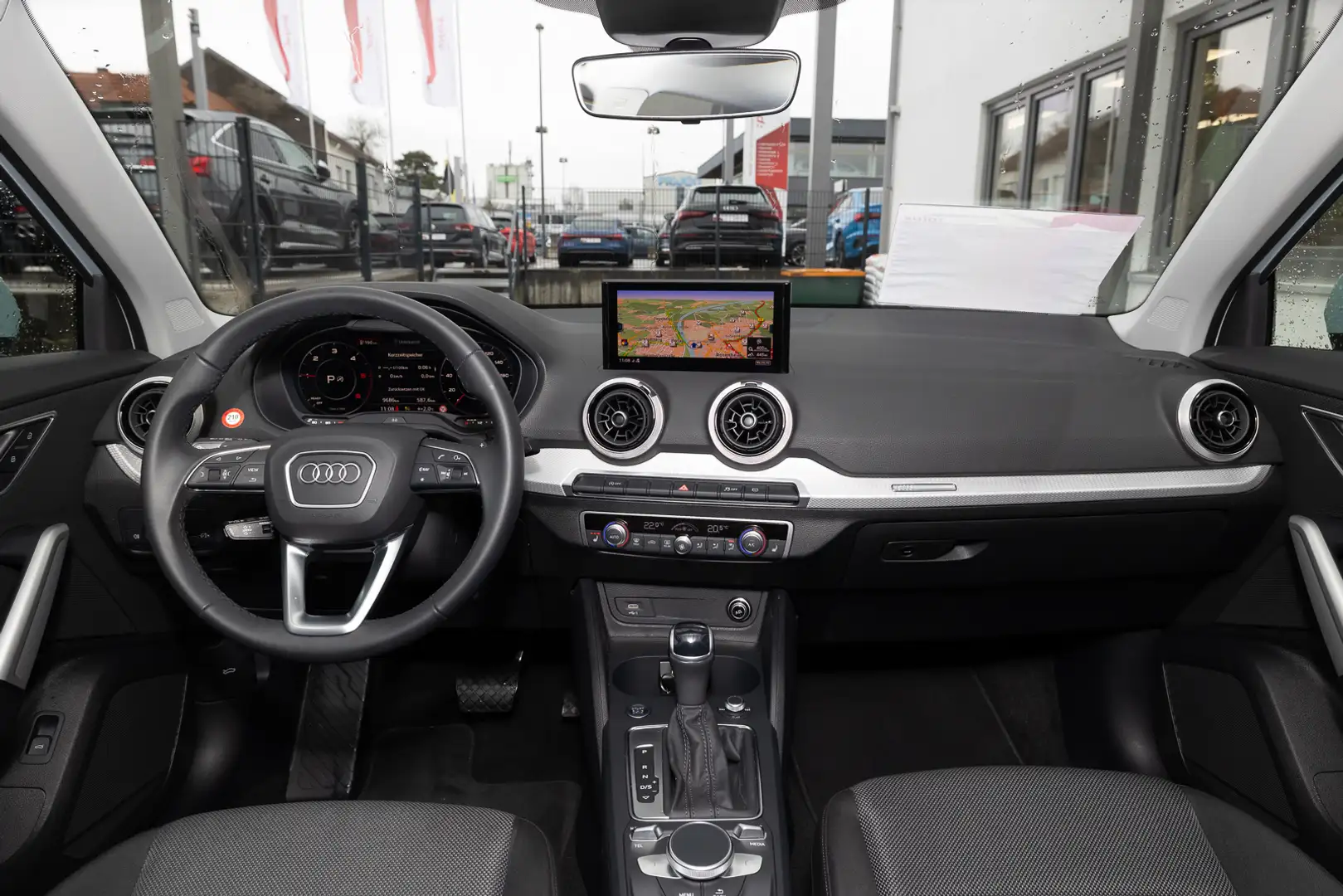 Audi Q2 S line 30 TDI S tronic (Navi,Assistenzpaket,AHK Grau - 2
