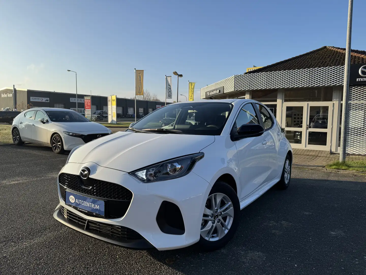 Mazda 2 Hybrid 1.5L 116PS Centre-Line TAGESZULASSUNG Weiß - 1