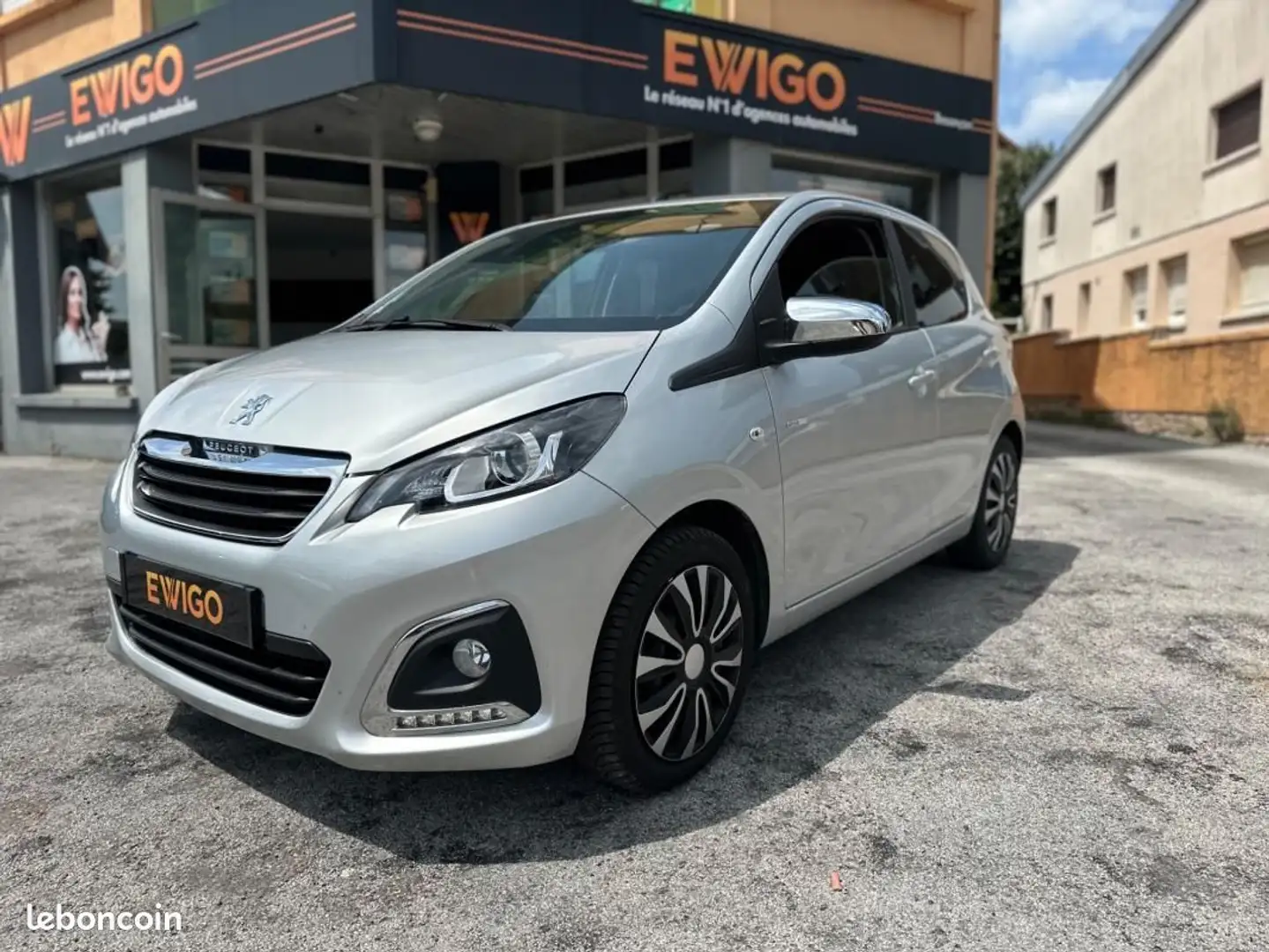 Peugeot 108 1.0 VTI 70CH STYLE START-STOP Gris - 1