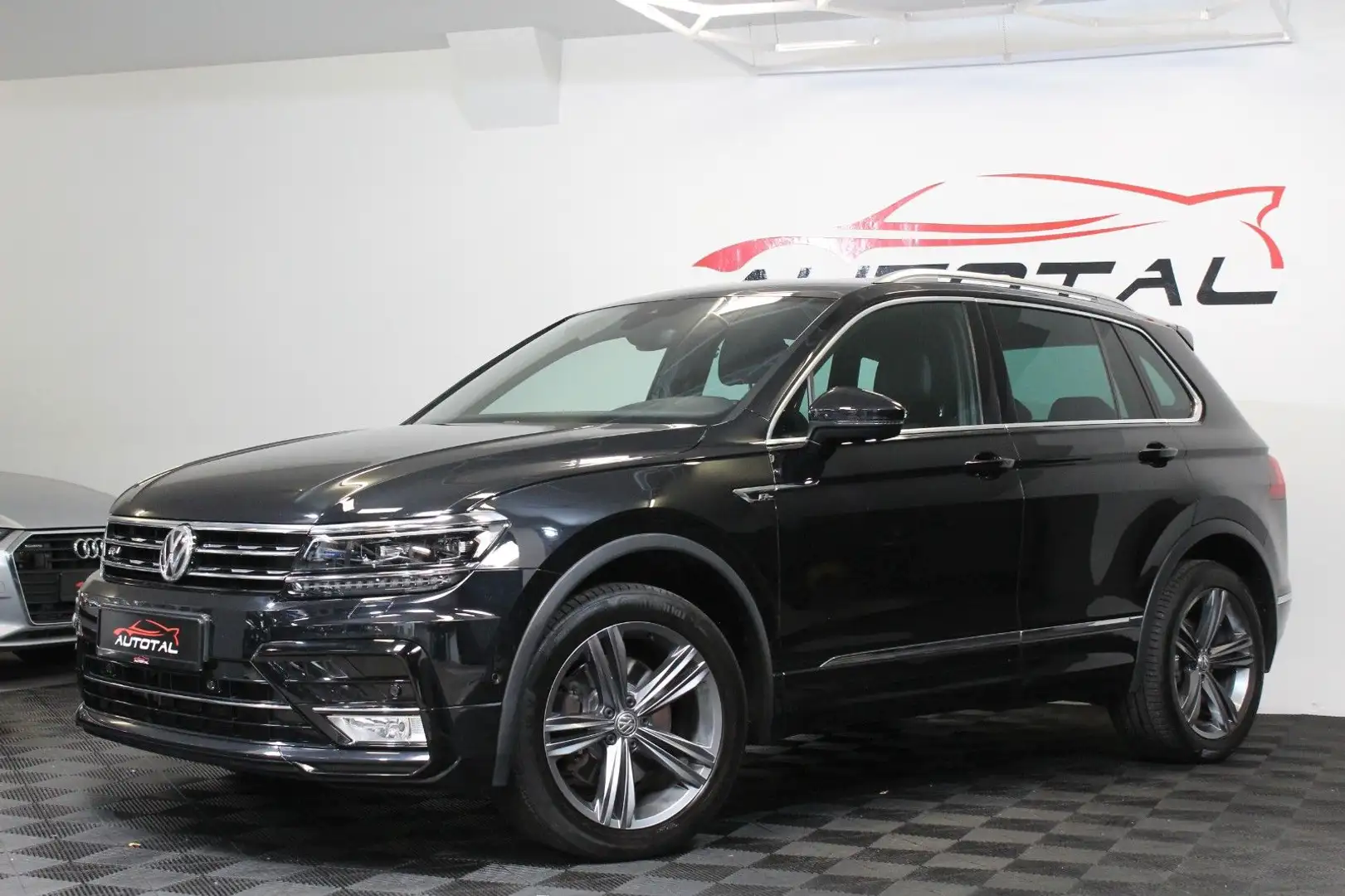 Volkswagen Tiguan *Highline*4Motion*R Line*Digital Cockpit* Schwarz - 2