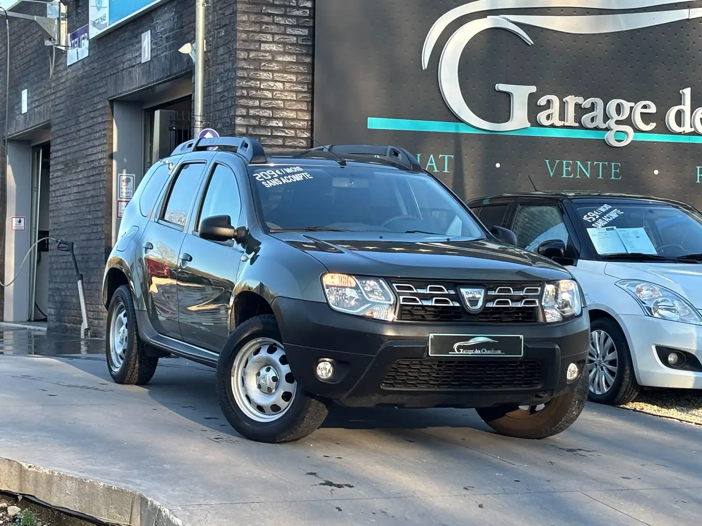 Dacia Duster 1.6i 4x2 - ! Garantie 12 Mois ! - USB / AUX - Eu5b Grün - 2