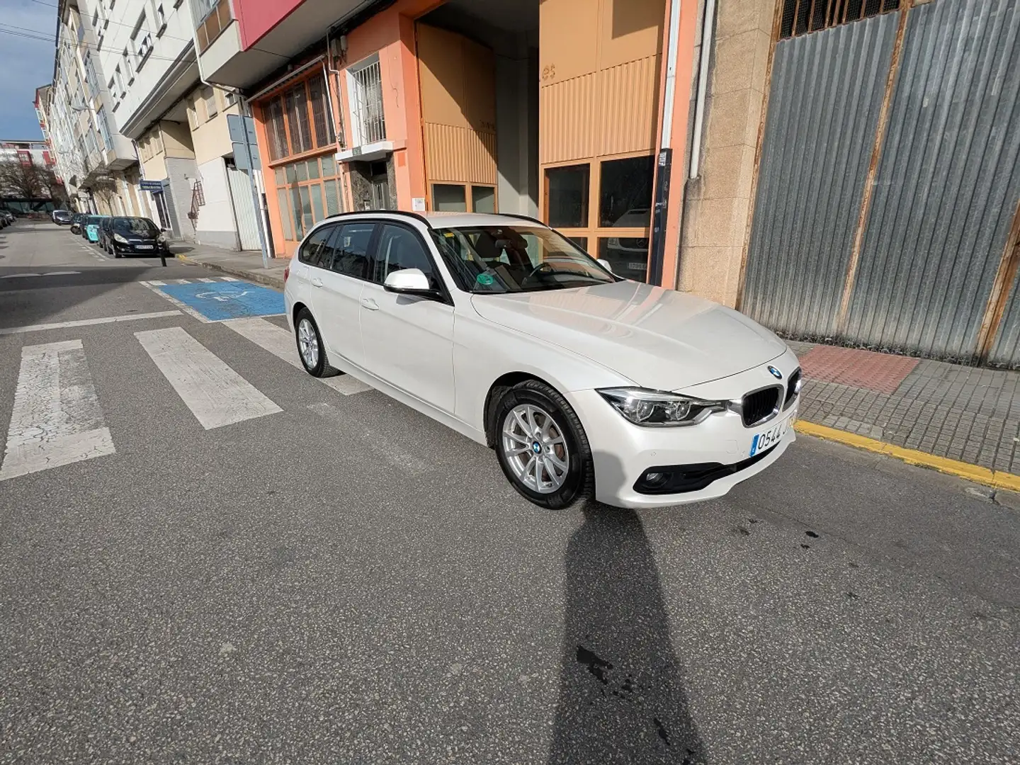 BMW 320 320dA Touring xDrive Blanco - 1