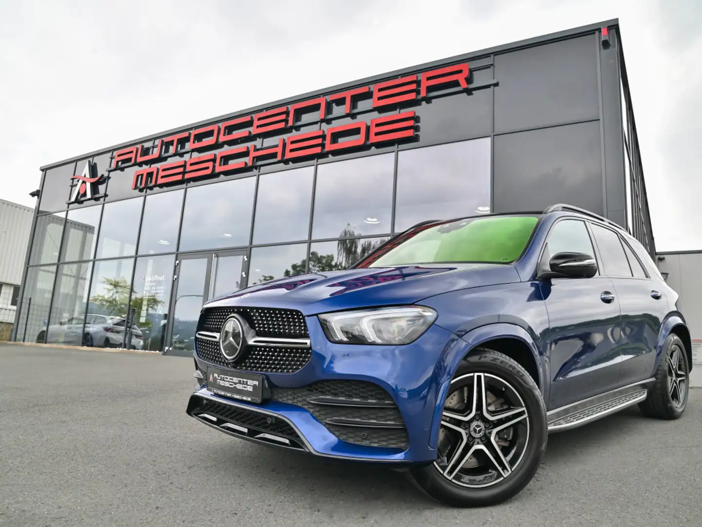 Mercedes-Benz GLE 450 4Matic AMG Line Vollleder* Pano* AHK* Albastru - 1