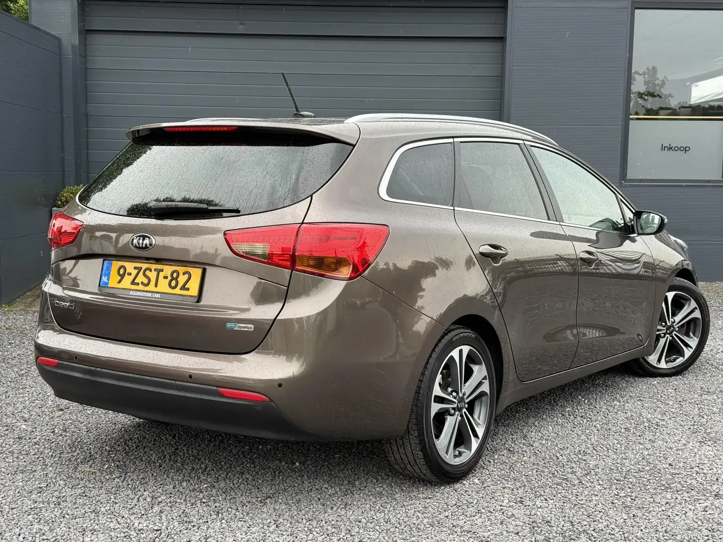 Kia Ceed SW / cee'd SW Sportswagon 1.6 GDI BusinessLine Navi,Camera,Clima Brown - 2